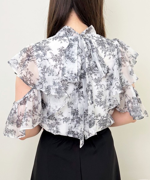 INGNI(イング)の「モノトーン花柄シアーフリルノースリブラウス(シャツ/ブラウス・レディース・ホワイト×ネイビー/ホワイト×ブラック・M)」の9枚目の写真