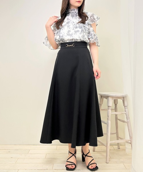 INGNI(イング)の「モノトーン花柄シアーフリルノースリブラウス(シャツ/ブラウス・レディース・ホワイト×ネイビー/ホワイト×ブラック・M)」の14枚目の写真