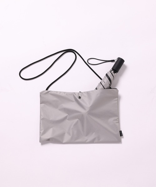 ADAM ET ROPE'（アダムエロペ）の「【U-DAY for ADAM ET ROPE'】Folding umbrella with Sacoche / 折りたたみ傘 / 晴雨兼用 / 男女兼用（折りたたみ傘・メンズ・グレー・FREE）」の5枚目の写真