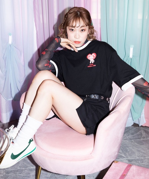 atmos pink（アトモスピンク）の「atmos pink eithi HOnOKA × atmos pink Tシャツ【SP】（Tシャツ/カットソー・レディース・ピンク/ホワイト/ブラック・M/S）」の15枚目の写真