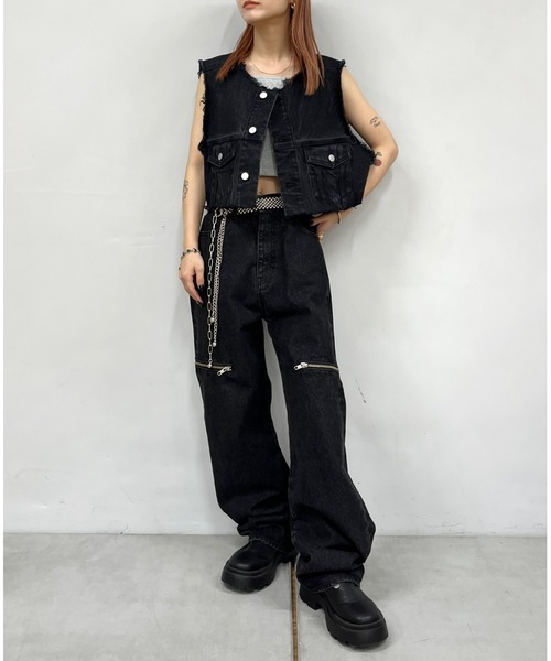 WHO'S WHO gallery（フーズフーギャラリー）の「ショートデニムベスト（ベスト・レディース・ブラック/サックスブルー・FREE）」の7枚目の写真