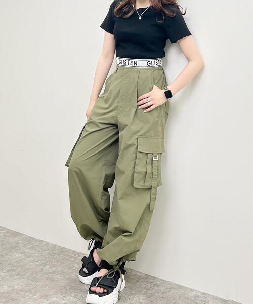 INGNI（イング）の「サイドベルトナイロンワイドカーゴパンツ（カーゴパンツ・レディース・ブラック/カーキ/アイボリー・FREE）」の6枚目の写真