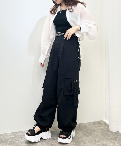 INGNI（イング）の「サイドベルトナイロンワイドカーゴパンツ（カーゴパンツ・レディース・ブラック/カーキ/アイボリー・FREE）」の7枚目の写真