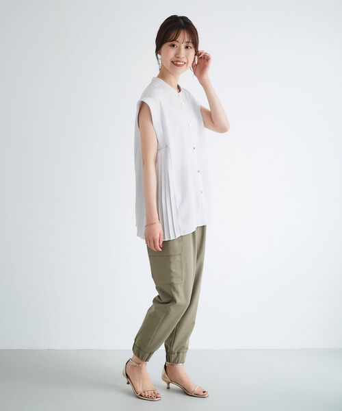 le.coeur blanc（ルクールブラン）の「ジョーゼットサイドプリーツブラウス（シャツ/ブラウス・レディース・グレイッシュベージュ/サックスブルー/ネイビー・38）」の10枚目の写真