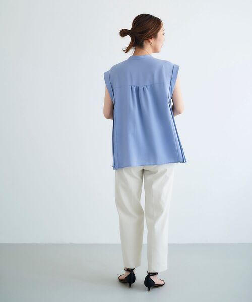 le.coeur blanc（ルクールブラン）の「ジョーゼットサイドプリーツブラウス（シャツ/ブラウス・レディース・グレイッシュベージュ/サックスブルー/ネイビー・38）」の20枚目の写真