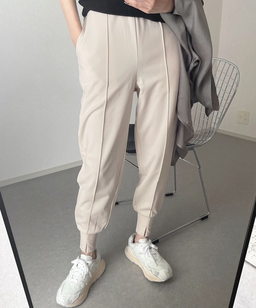 STELLA FISH（ステラフィッシュ）の「ポンチスリットジョガーパンツ（スウェットパンツ・レディース・グレイッシュベージュ/アイボリー/ブラック・FREE）」の2枚目の写真