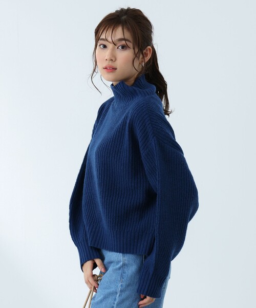 BEAMS HEART（ビームスハート）の「ボリュームスリーブ タートルネック プルオーバー（ウォッシャブル）（ニット/セーター・レディース・アイボリー/ブルー/モカ/マスタード/グリーン・FREE）」の11枚目の写真