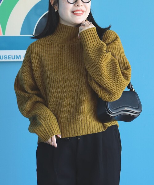 BEAMS HEART（ビームスハート）の「ボリュームスリーブ タートルネック プルオーバー（ウォッシャブル）（ニット/セーター・レディース・アイボリー/ブルー/モカ/マスタード/グリーン・FREE）」の15枚目の写真