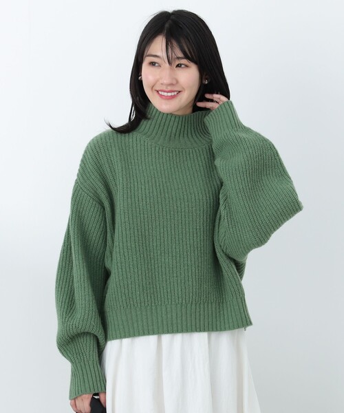 BEAMS HEART（ビームスハート）の「ボリュームスリーブ タートルネック プルオーバー（ウォッシャブル）（ニット/セーター・レディース・アイボリー/ブルー/モカ/マスタード/グリーン・FREE）」の4枚目の写真