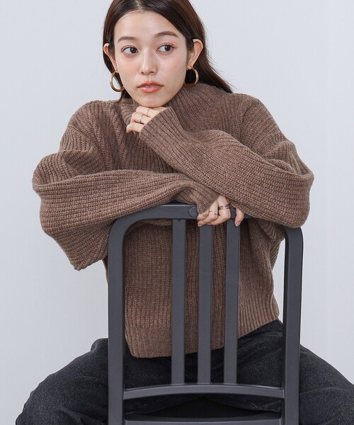 BEAMS HEART（ビームスハート）の「ボリュームスリーブ タートルネック プルオーバー（ウォッシャブル）（ニット/セーター・レディース・アイボリー/ブルー/モカ/マスタード/グリーン・FREE）」の9枚目の写真