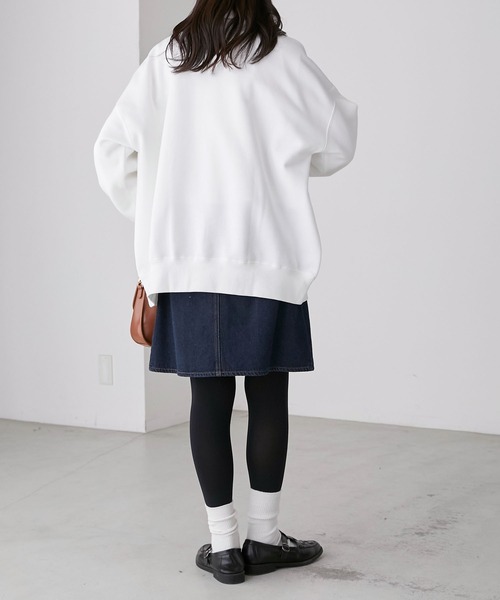 BONLECILL（ボンルシール）の「裏起毛 ドッグプリント サガラ刺繍 BIGシルエットスウェット（スウェット・レディース・チャコールグレー/レッド/オフホワイト/ネイビー/グレー・FREE）」の11枚目の写真