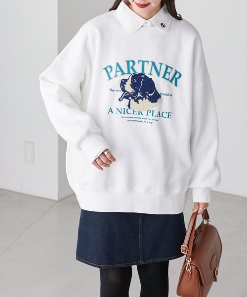 BONLECILL（ボンルシール）の「裏起毛 ドッグプリント サガラ刺繍 BIGシルエットスウェット（スウェット・レディース・チャコールグレー/レッド/オフホワイト/ネイビー/グレー・FREE）」の6枚目の写真