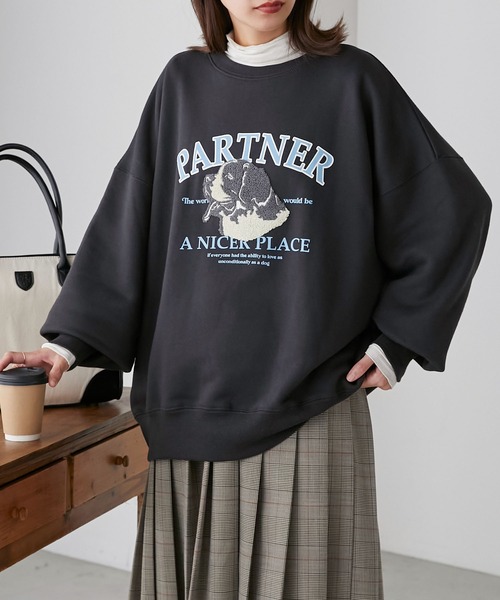 BONLECILL（ボンルシール）の「裏起毛 ドッグプリント サガラ刺繍 BIGシルエットスウェット（スウェット・レディース・チャコールグレー/レッド/オフホワイト/ネイビー/グレー・FREE）」の22枚目の写真