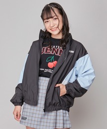 フード収納ウィンドブレーカー