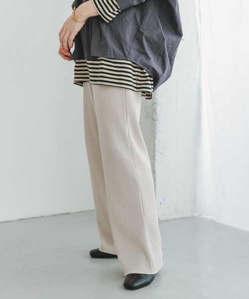 ITEMS URBANRESEARCH（アイテムズ アーバンリサーチ）の「ワッフルイージーパンツ（その他パンツ・レディース・ネイビー/ホワイト系その他/キャメル・FREE）」の21枚目の写真