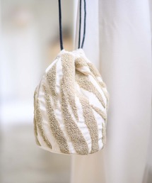 beej | beej Velor drawstring bag Zebra(ショルダーバッグ)