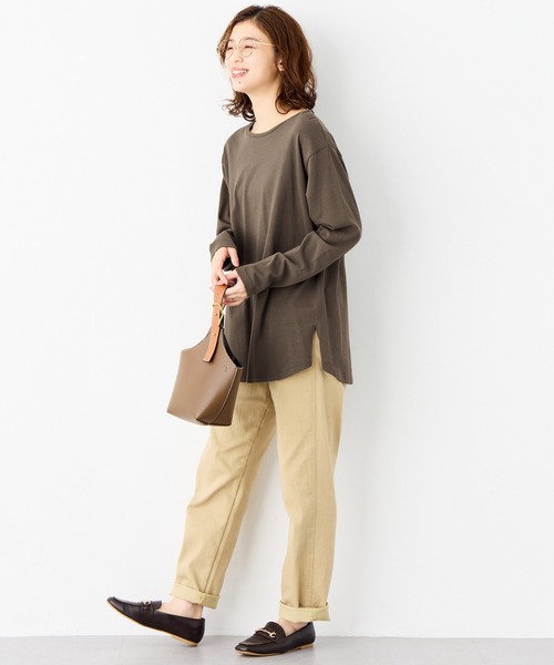 Viola e Viola（ヴィオラエヴィオラ）の「あったか綿１００％チュニックＴシャツ（チュニック・レディース・モカ/ホワイト/ブラック/チャコール・L/3L/LL/M）」の5枚目の写真