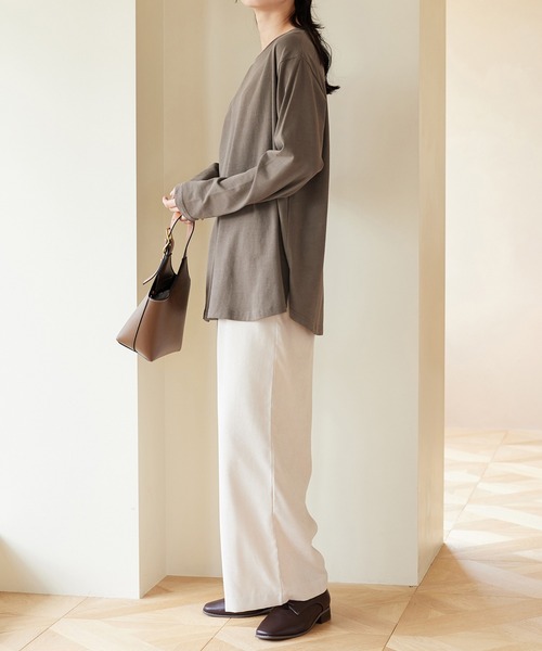 Viola e Viola（ヴィオラエヴィオラ）の「あったか綿１００％チュニックＴシャツ（チュニック・レディース・モカ/ホワイト/ブラック/チャコール・L/3L/LL/M）」の7枚目の写真