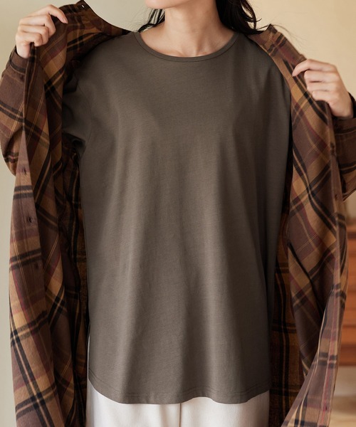 Viola e Viola（ヴィオラエヴィオラ）の「あったか綿１００％チュニックＴシャツ（チュニック・レディース・モカ/ホワイト/ブラック/チャコール・L/3L/LL/M）」の9枚目の写真