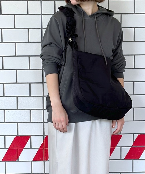 LEPSIM（レプシィム）の「【DISCUS／ディスカス】裏毛無地パーカー　963737（パーカー・レディース・ライトブルー/グリーン/ブラック/アイボリー・LARGE/MEDIUM）」の18枚目の写真