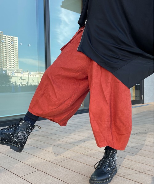 rovtskiフェイクスエードコクーンパンツ rovtski（ロフトスキー）の「フェイクスエードコクーンパンツ
