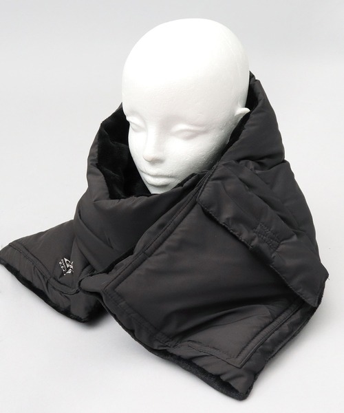 GERRY（ジェリー）の「ビッグシルエット 中綿 タフタポリ ポケット付き ダウンマフラー・ショール（マフラー・メンズ・ブラック・FREE）」の3枚目の写真