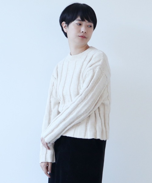 yuni（ユニ ）の「○スラブコットンジャカード ショート丈クルー