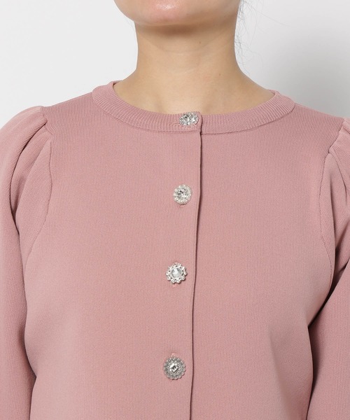 mysty woman(ミスティウーマン)の「ビジューボタンカーデ 101957(カーディガン/ボレロ・レディース・オフホワイト/ベージュ系その他/ピンク/ブラック・FREE)」の21枚目の写真