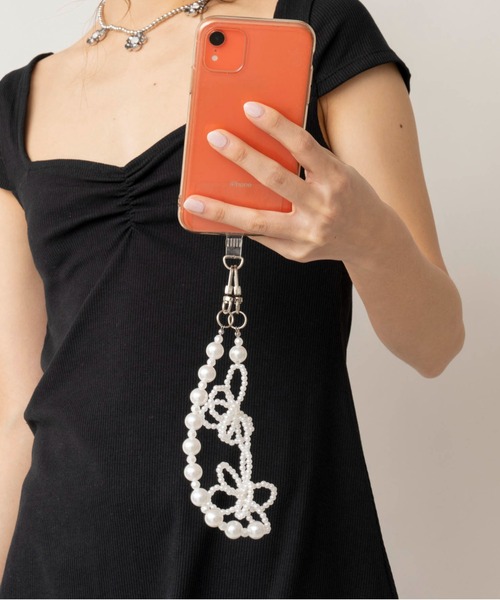 Casselini（キャセリーニ）の「Casselini(キャセリーニ)フラワービーズハンドストラップ（スマホケース/カバー・レディース・シルバー/ピンク/ホワイト・FREE）」の4枚目の写真