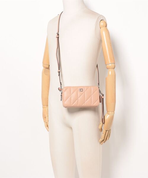 COACH（コーチ）の「キラ クロスボディ・ピロー キルティング