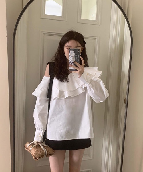 i-dare(アイディア)の「【i-dare】オフショルダーフリルブラウス(シャツ/ブラウス・レディース・ホワイト・SMALL/MEDIUM/LARGE/X-LARGE)」の5枚目の写真