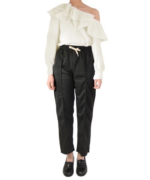 i-dare(アイディア)の「【i-dare】オフショルダーフリルブラウス(シャツ/ブラウス・レディース・ホワイト・SMALL/MEDIUM/LARGE/X-LARGE)」の11枚目の写真