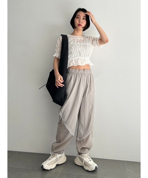 emmi(エミ)の「eco 撥水ナイロンエアーパンツ(その他パンツ・レディース・ライトグレー/ホワイト・FREE)」の16枚目の写真