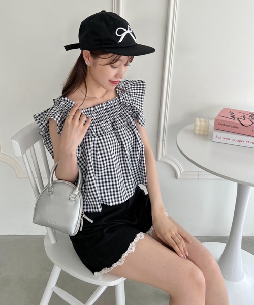 Loueme(ルエム)の「レーストリムデニムショートパンツ(デニムパンツ・レディース・ブルー/ブラック・M)」の7枚目の写真