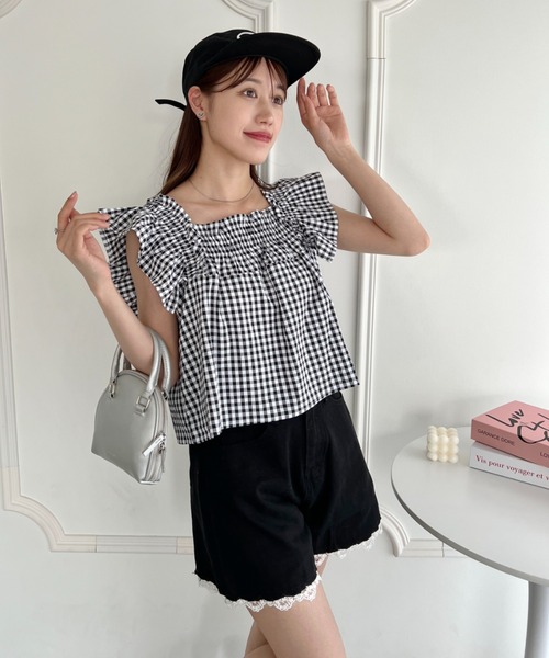 Loueme(ルエム)の「レーストリムデニムショートパンツ(デニムパンツ・レディース・ブルー/ブラック・M)」の5枚目の写真