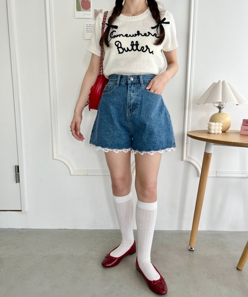 Loueme(ルエム)の「レーストリムデニムショートパンツ(デニムパンツ・レディース・ブルー/ブラック・M)」の4枚目の写真