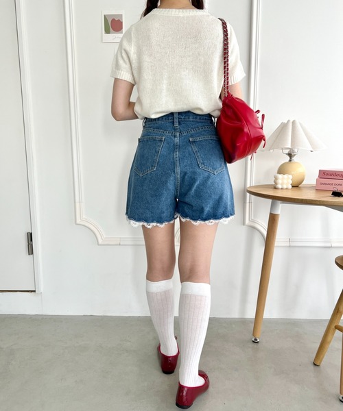 Loueme(ルエム)の「レーストリムデニムショートパンツ(デニムパンツ・レディース・ブルー/ブラック・M)」の3枚目の写真