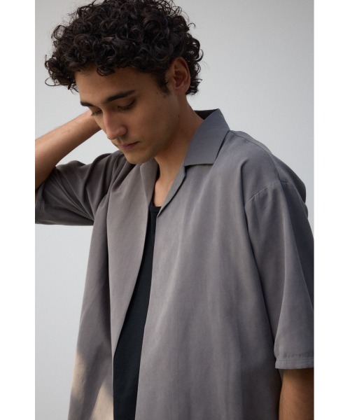 AZUL by moussy(アズールバイマウジー)の「接触冷感フェイクスウェードシャツトッパー(シャツ/ブラウス・メンズ・カーキ/グレー・FREE)」の4枚目の写真