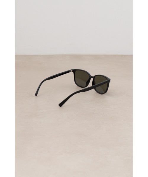 AZUL by moussy（アズールバイマウジー）の「ベーシックウェリントンアイウェア（サングラス・レディース・ブラック/クリア・FREE）」の9枚目の写真