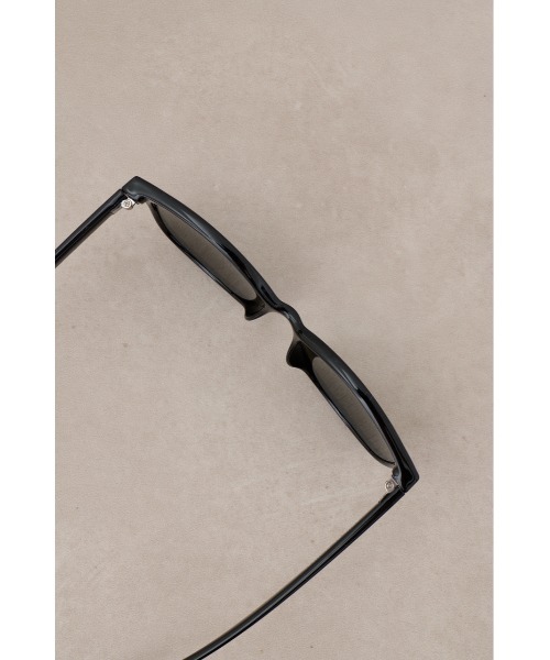 AZUL by moussy（アズールバイマウジー）の「ベーシックウェリントンアイウェア（サングラス・レディース・ブラック/クリア・FREE）」の11枚目の写真