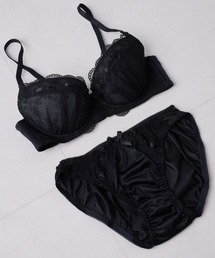 Dolce Fiora(ドルチェフィオラ)のエンブロイダリーレースブラ&ショーツ(ブラ&ショーツ)