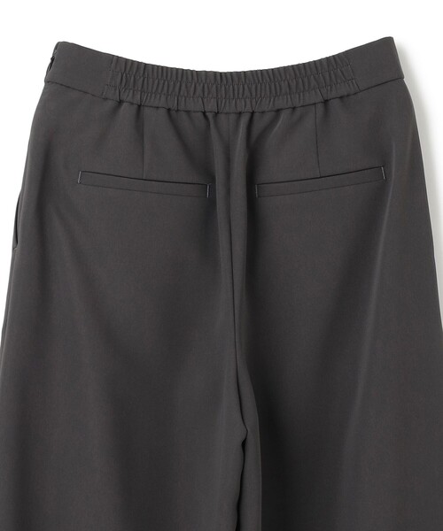 UNFILO(アンフィーロ)の「サマーセットアップ ワイドパンツ(その他パンツ・レディース・ライトグレー系/ブラック系/グレー系・MEDIUM/SMALL/X-SMALL/LARGE)」の17枚目の写真