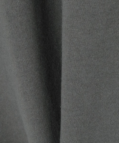 MICKEY MOUSE(ミッキーマウス)の「Mickey Mouse ミッキーマウス ユーズドライク ミッキー Tシャツ(Tシャツ/カットソー・レディース・グレー/ダークグレー/チャコール・M/L)」の9枚目の写真