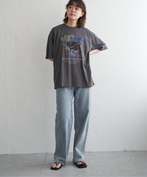 MICKEY MOUSE(ミッキーマウス)の「Mickey Mouse ミッキーマウス ユーズドライク ミッキー Tシャツ(Tシャツ/カットソー・レディース・グレー/ダークグレー/チャコール・M/L)」の22枚目の写真