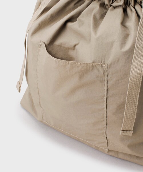 OPAQUE.CLIP（オペークドットクリップ）の「◆【2WAY／A4サイズ対応】ドロストリボンフリルティアードショルダーバッグ（ショルダーバッグ・レディース・ベージュ/カーキ/ブラック・00）」の11枚目の写真
