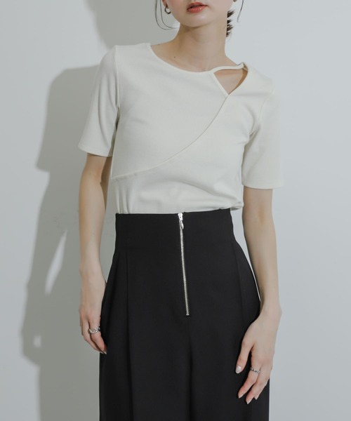 SENSE OF PLACE by URBAN RESEARCH（センスオブプレイスバイアーバンリサーチ）の「アシンメトリーリブトップ（Tシャツ/カットソー・レディース・ブラック/ブルー/オフホワイト・ONE）」の2枚目の写真