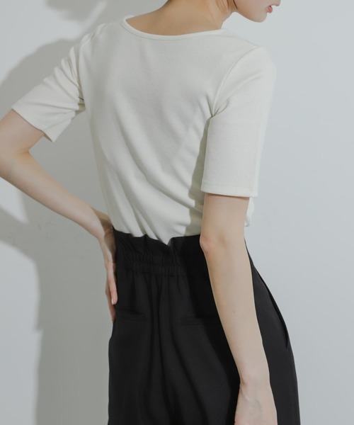 SENSE OF PLACE by URBAN RESEARCH（センスオブプレイスバイアーバンリサーチ）の「アシンメトリーリブトップ（Tシャツ/カットソー・レディース・ブラック/ブルー/オフホワイト・ONE）」の4枚目の写真