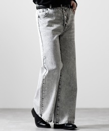 メンズのデニムパンツ（ホワイト/白色系・フレア・ブーツカット