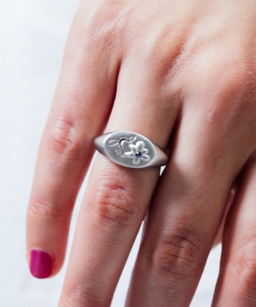 whim(ウィム)の「【NEW】Flower Stone Ring(リング・レディース・ゴールド/シルバー・#9/#13)」の2枚目の写真