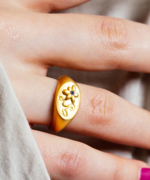 whim(ウィム)の「【NEW】Flower Stone Ring(リング・レディース・ゴールド/シルバー・#9/#13)」の1枚目の写真